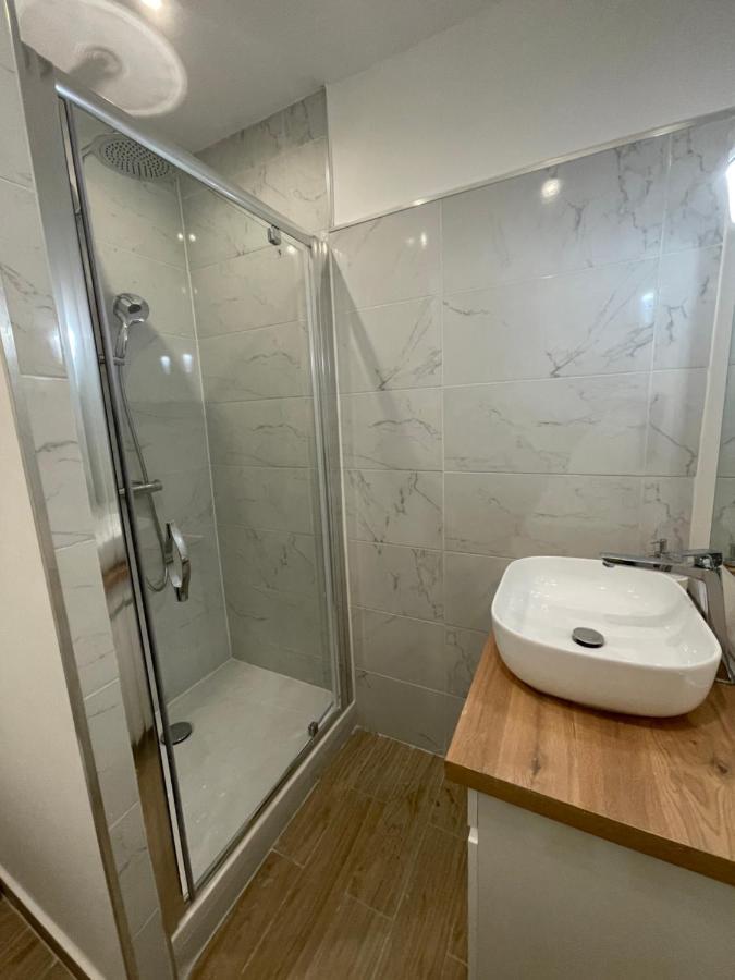 Le Casimir - Superbe T3 En Plein Centre Ville Renove Avec Gout - Wifi Beziers Ngoại thất bức ảnh